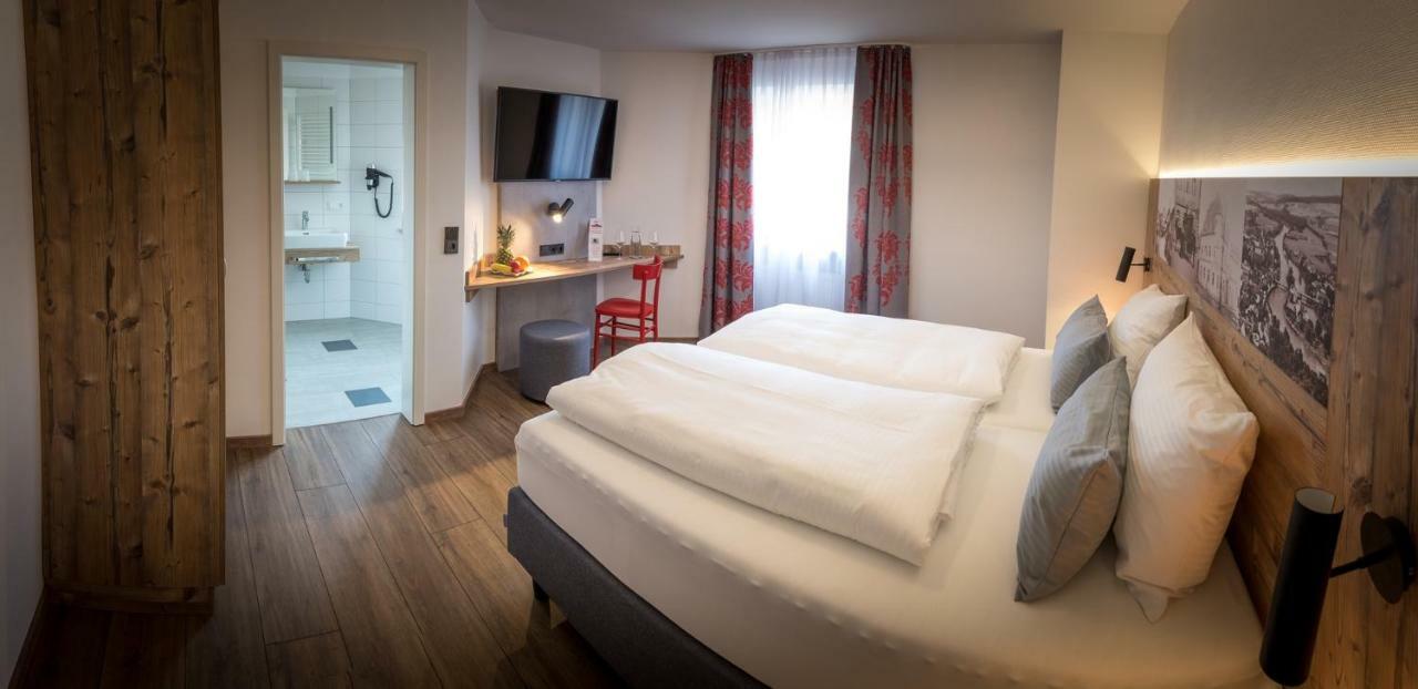 Hotel & Brauerei-Gasthof Neuwirt Нойбург-ан-дер-Донау Екстер'єр фото